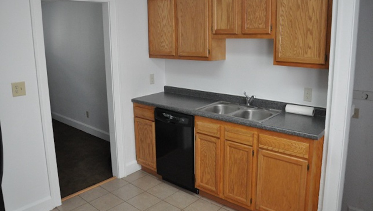 1220 Abbott Kitchen - 4 bedroom-BSU-rentals